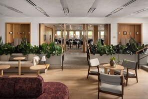 Lobby - Hotel Marcel New Haven, Tapestry Collection By Hilton (New Haven)