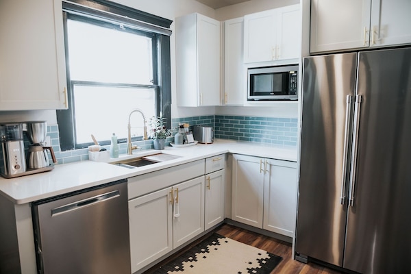 冰箱、微波炉、烤箱、炉灶