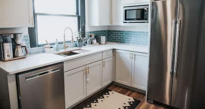 Renovated. Modern. Downtown + 1.5 Miles to Stadium