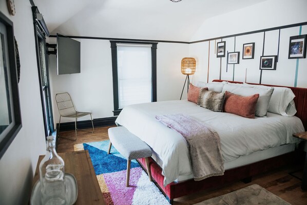 3 bedrooms, travel cot, free WiFi, bed sheets