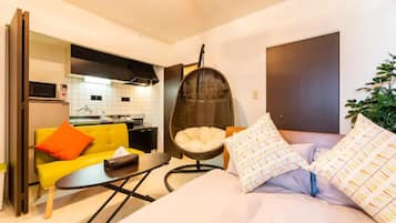 Double or Twin Room | Living area