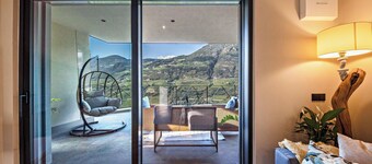 Nuova apertura - "Appartamento 16" con vista sulle montagne, terrazza e Wi-Fi