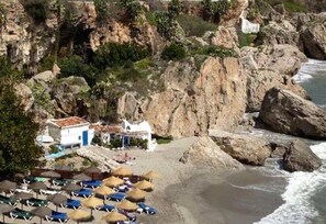 Beach nearby - Apartment Valparaiso - Burriana Beach with Sea View, Pool, Wi-Fi, A/C & Terraces (Nerja)