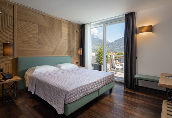 Appartamento Attico, terrazzo | Tallelokero huoneessa, yksilöllisesti kalustettu, työpöytä