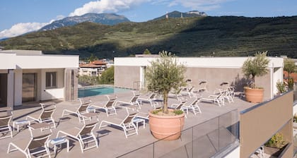 Aris Apartments & Sky Pool - Tonelli Hotels - Adult Friendly
