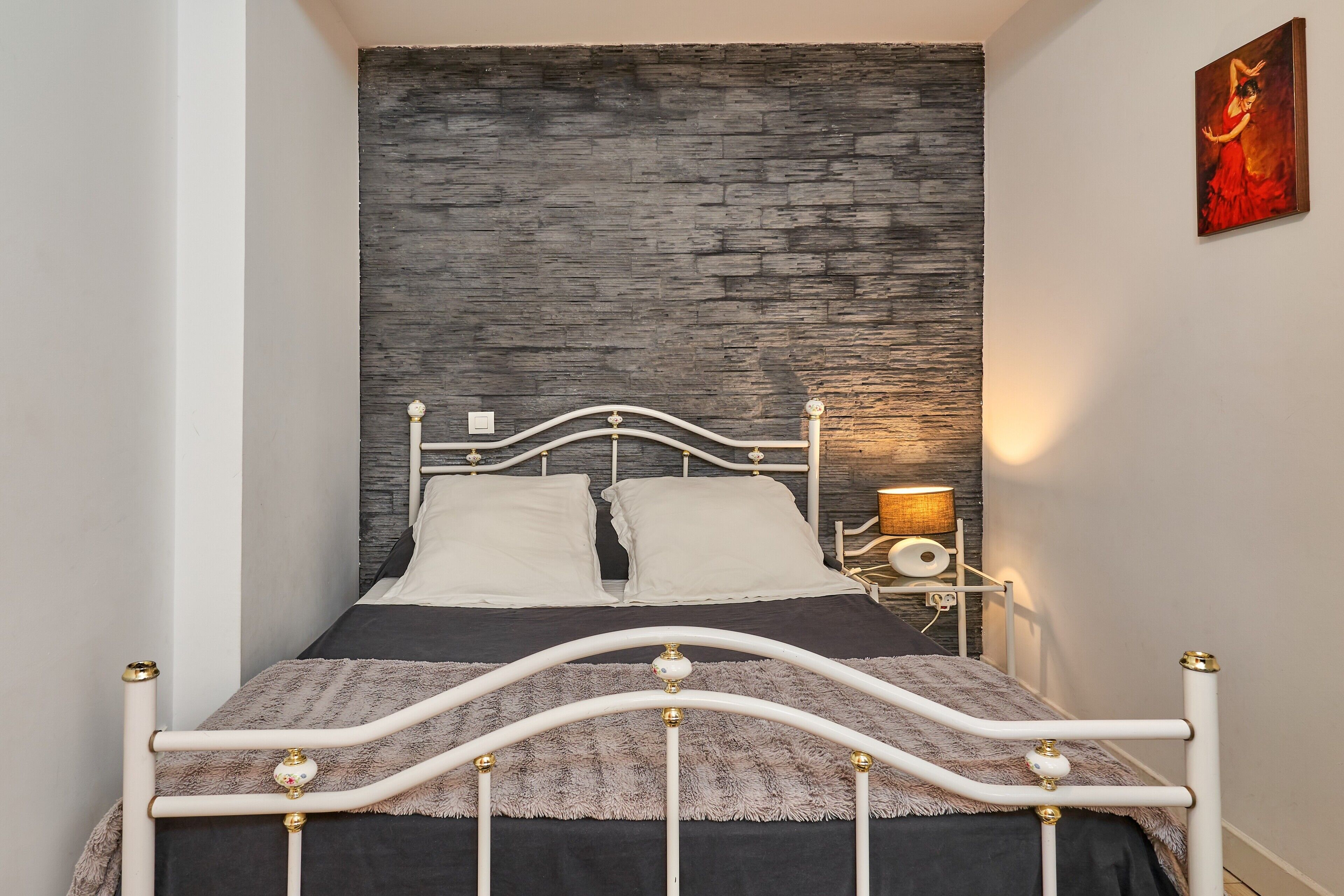 1 slaapkamer, een strijkplank/strijkijzer, gratis wifi, beddengoed