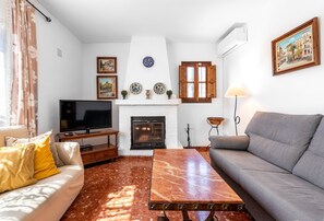 Télévision, cheminée