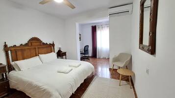 2 habitaciones, tabla de planchar con plancha y wifi gratis