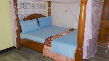 10 bedrooms, desk, WiFi