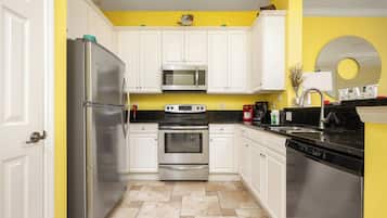 Condo (#933 - No Pets) | Private kitchen | Fridge, microwave, oven, stovetop