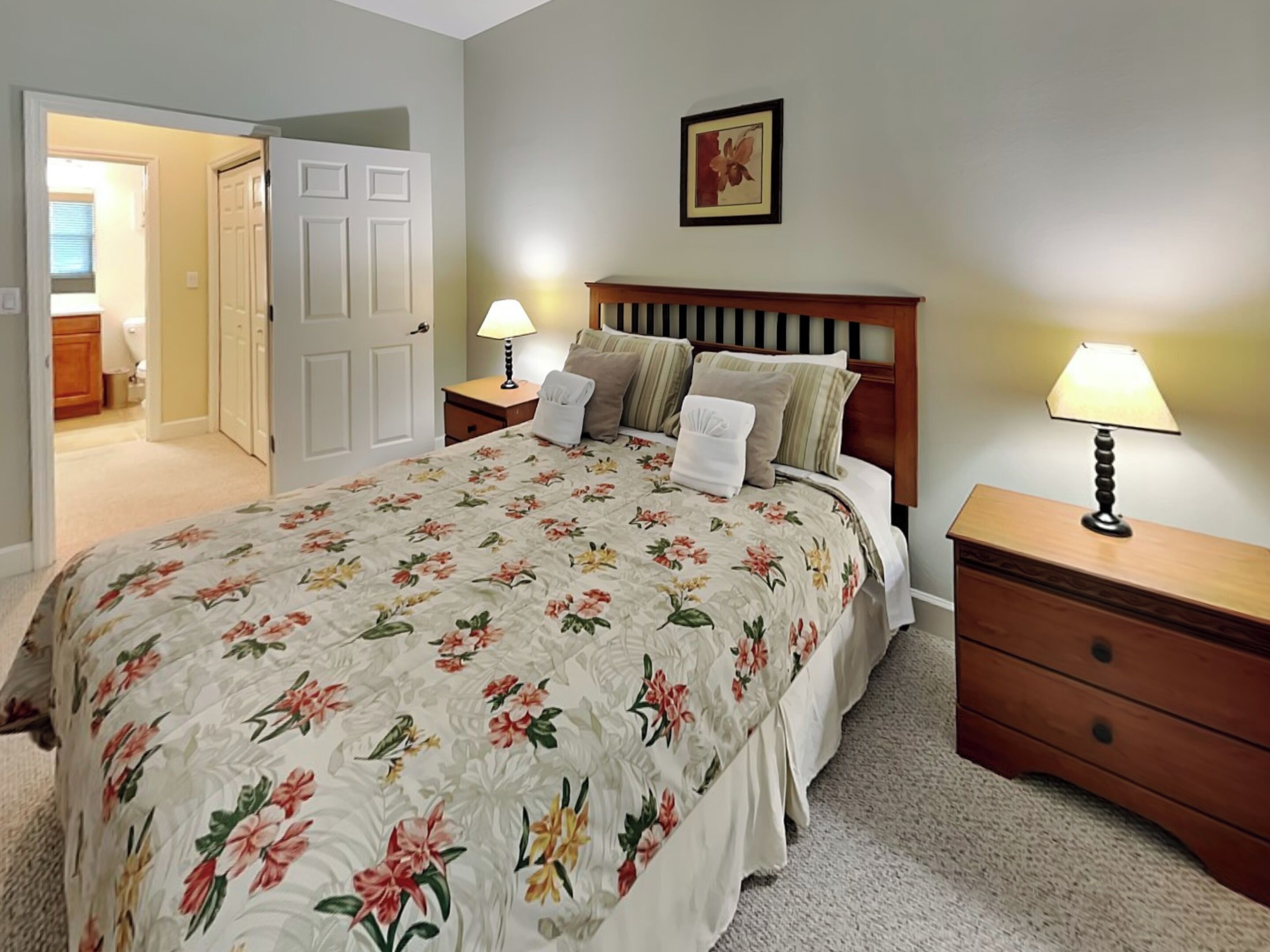 Condo (#952 - No Pets) | 3 habitaciones, wifi gratis y decoración personalizada 