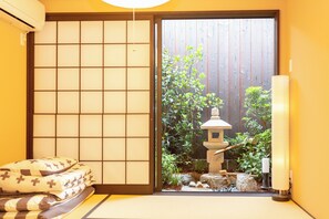 House, Non Smoking
