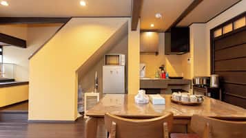 House, Non Smoking | In-room dining