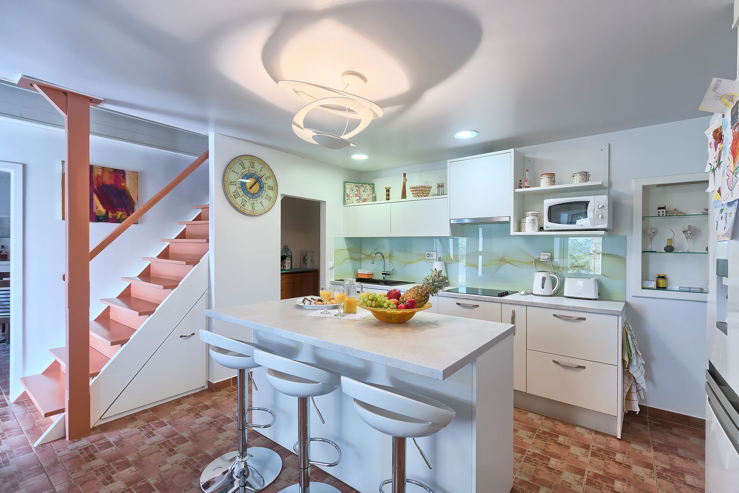 Kühlschrank, Mikrowelle, Ofen, Geschirrspüler