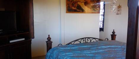 1 bedroom, desk, bed sheets