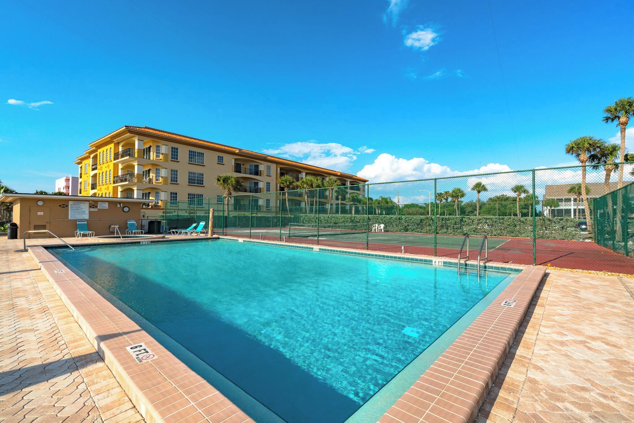 Condo (2 Bedrooms) | Property amenity