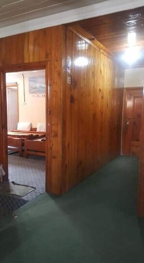 Interior - Hotel Mount View (Balakot)