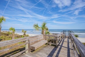 Condo (2 Bedrooms) | Property amenity