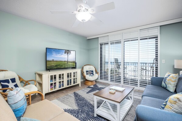 Condo (2 Bedrooms) | Living area