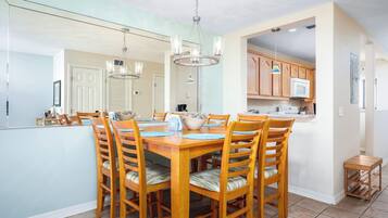 Condo (2 Bedrooms) | Property amenity