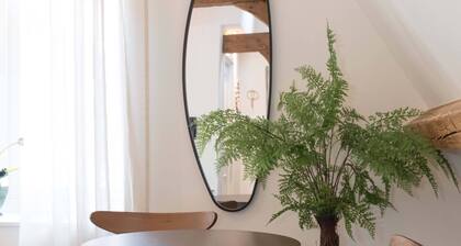 Six Boutique Hotel - Romantic Attic Room