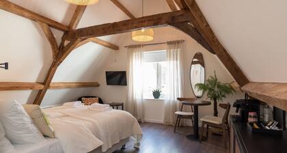 Six Boutique Hotel - Romantic Attic Room