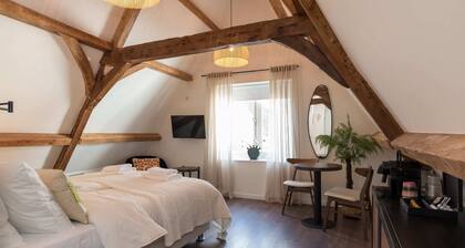 Six Boutique Hotel - Romantic Attic Room