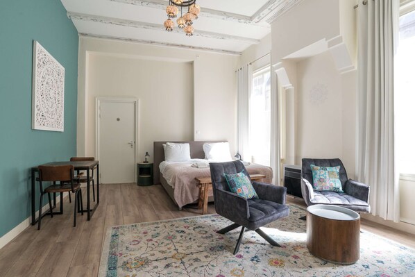 2 bedrooms, WiFi, bed sheets