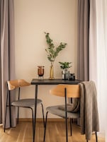 Suite L with loggia & street view | Free WiFi, individually decorated, bed sheets