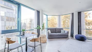 Suite XXL with Sofa Bed - Street View | 1 間睡房、免費 Wi-Fi、床單