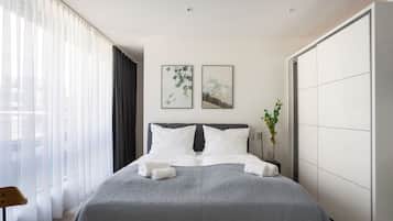 Suite XL - Courtyard View