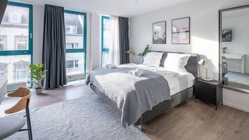 Business Suite L with street view