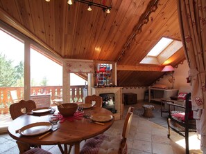 Dining - 2-Room Mezzanine Apartment for 4 in Briançon with Balcony and Parking (Briançon)