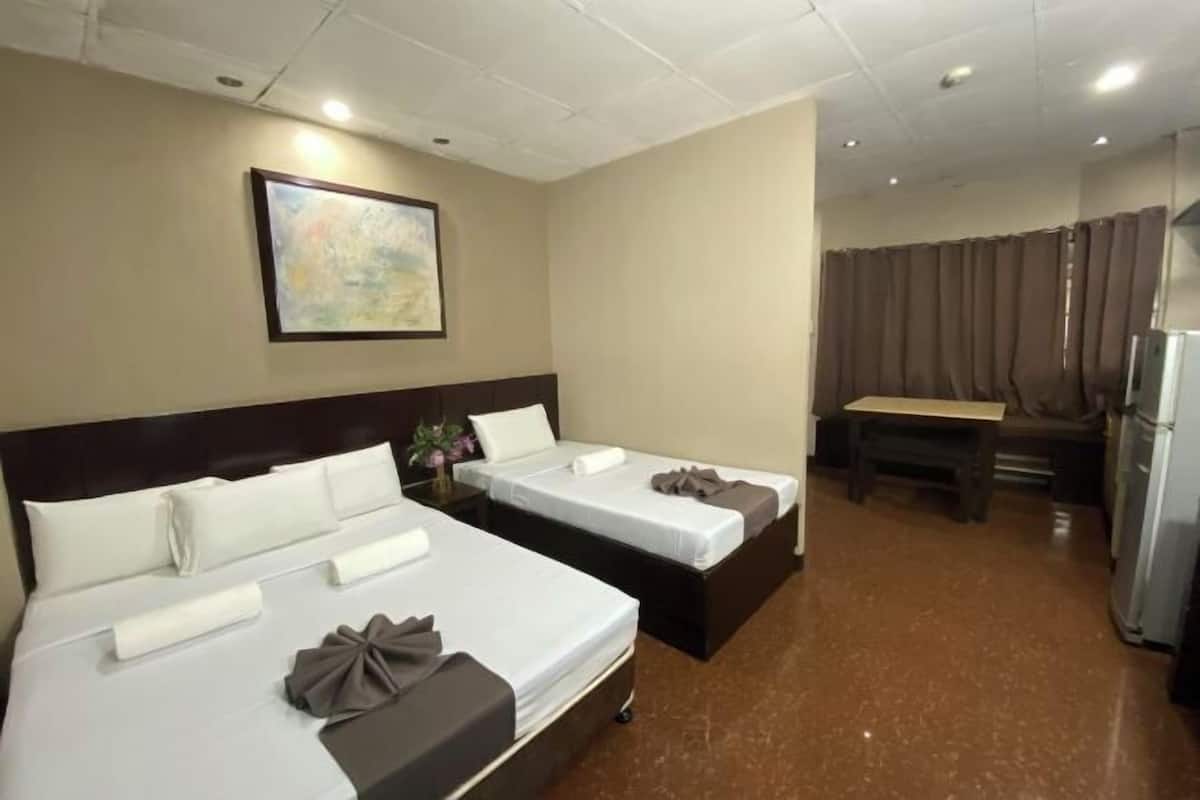 1 bedroom, desk, laptop workspace, free WiFi
