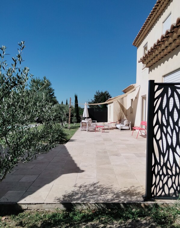 Terrace/patio - House in the Aix countryside (Mimet)