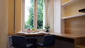 Appartamento City | Cucina privata | Mini-frigorifero, microonde, piano cottura, bollitore elettrico
