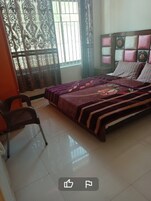 Deluxe Double Room | In-room safe, iron/ironing board, free WiFi