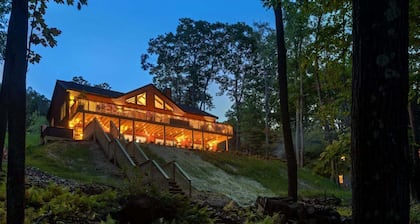 2 Kayaks & 1 Canoe To Explore The Lake * Private Dock For Your Boat!* Disney+*Grill