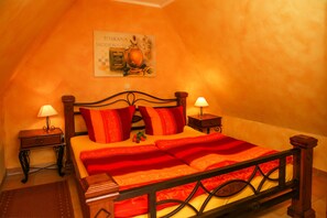 1 Schlafzimmer, Reisekinderbett, kostenloses WLAN, Bettwäsche