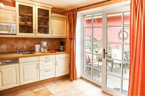 Kühlschrank, Herdplatte, Geschirrspüler