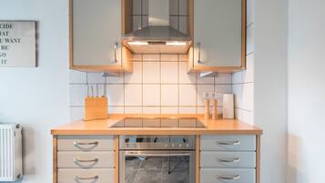 KylskÄp, ugn, spishÀll och diskmaskin