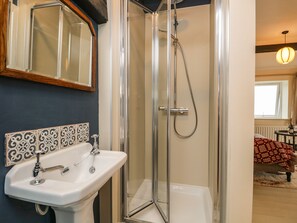 Cottage | Bathroom | Shower