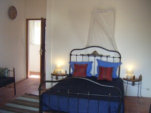 4 Schlafzimmer, Schreibtisch, Bettwäsche, Rollstuhlgeeignet