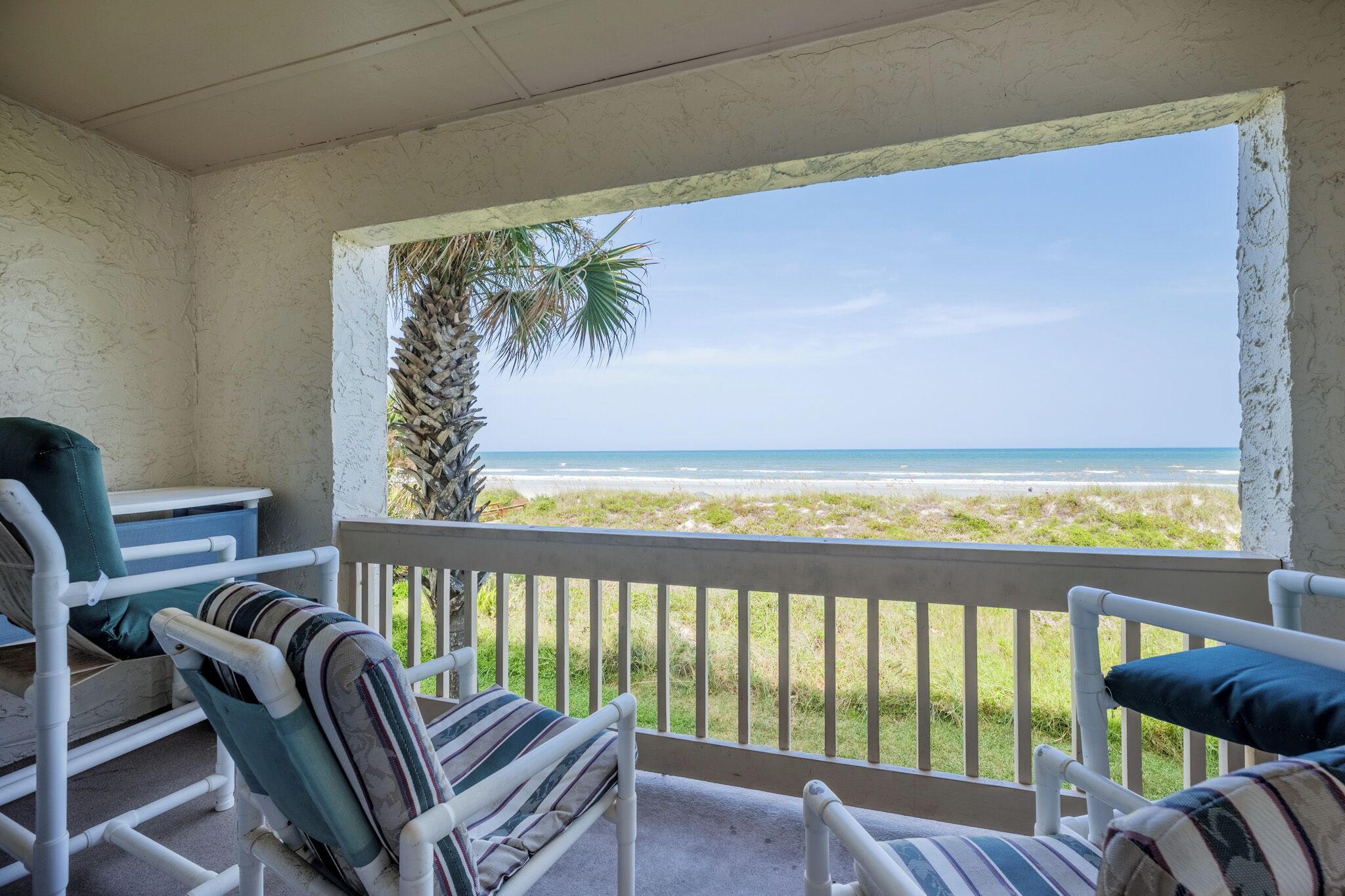 Condo (2 Bedrooms) | Front of property
