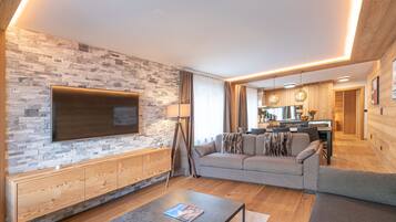 Two-Bedroom Apartment with Matterhorn View (3rd floor) | Living area