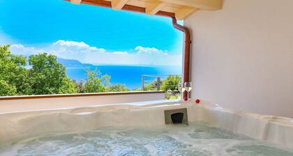 Le Casette - Leccino with lake view, pool and private Jacuzzi