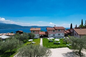 Exterior - Le Casette - Casaliva with pool and lake view (Toscolano-Maderno)