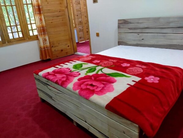 Standard Double Room | Free WiFi - Rakaposhi Amin Guest House (Pissan)