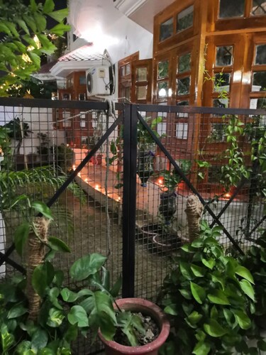 Fully Furnished Deluxe Suite One BHK, SA2 -room, lobby, kitchen, bathroom