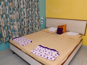 1 bedroom, desk, iron/ironing board, free WiFi - Fully Furnished Deluxe Suite One BHK, SA2 -room, lobby, kitchen, bathroom (Lucknow)